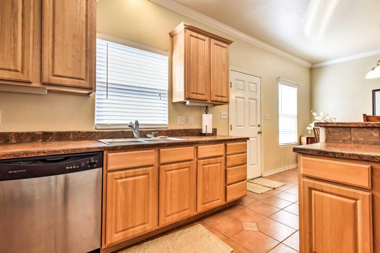 Waterfront Corpus Christi Townhome With Pool And Dock! Exterior foto